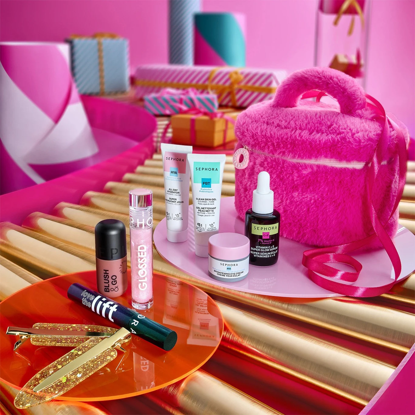 Co znajdziemy w środku? Wszystko, czego potrzebujemy w podróż