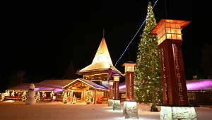 Zobacz zorzę polarną i spotkaj się z Mikołajem. To najlepsze miejsce na zimowy wyjazd