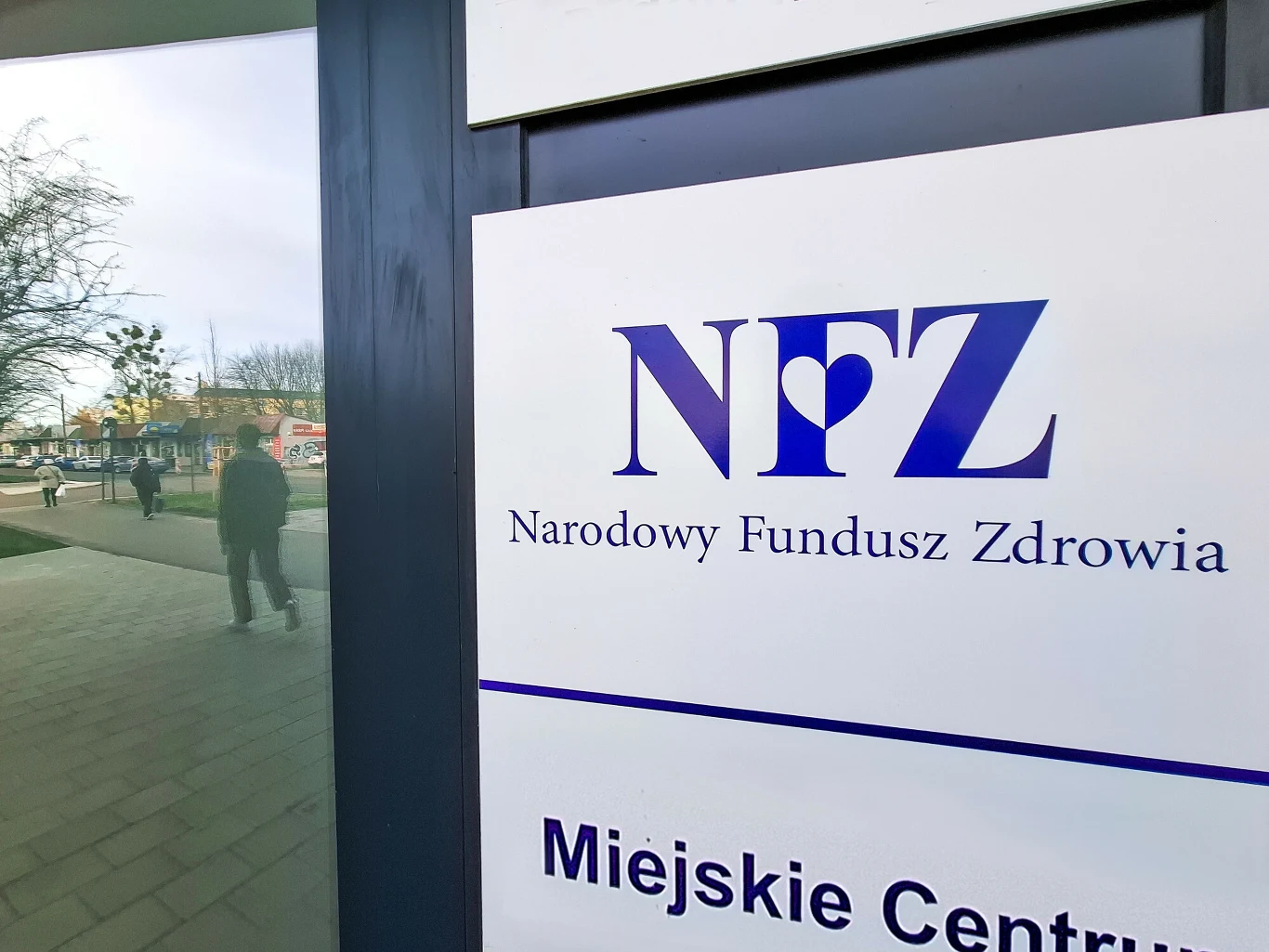 NFZ szuka oszczędności NFZ szuka oszczędności. Szykują się kolejne cięcia