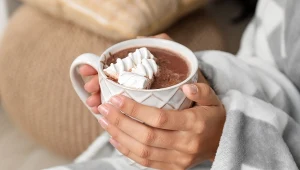 Aksamitna gorąca czekolada niczym z najlepszej kawiarni. Gotowa w 10 minut