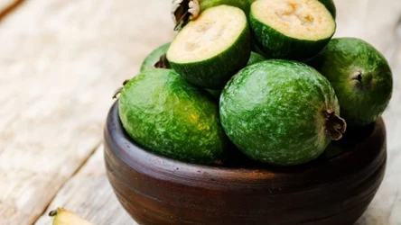 To egzotyczne owoce, które wspierają pracę jelit i tarczycy.