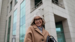 Te kolory odmładzają natychmiast. Dojrzałe kobiety je uwielbiają