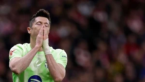 Pudło z karnego, a potem taki "cios" w Lewandowskiego. Była 97. minuta