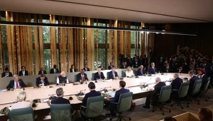 Macron ma plan na rozszerzenie ekskluzywnej grupy. Japonia protestuje