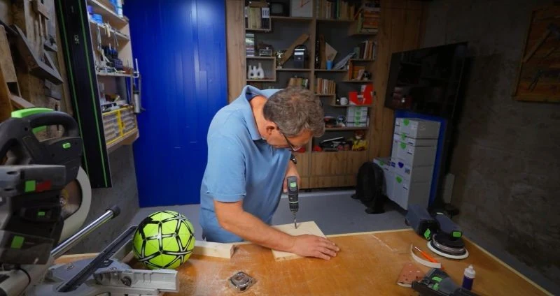 Darek Stolarz udowadnia, że prezent dla dziecka można zrobić niewielkim kosztem