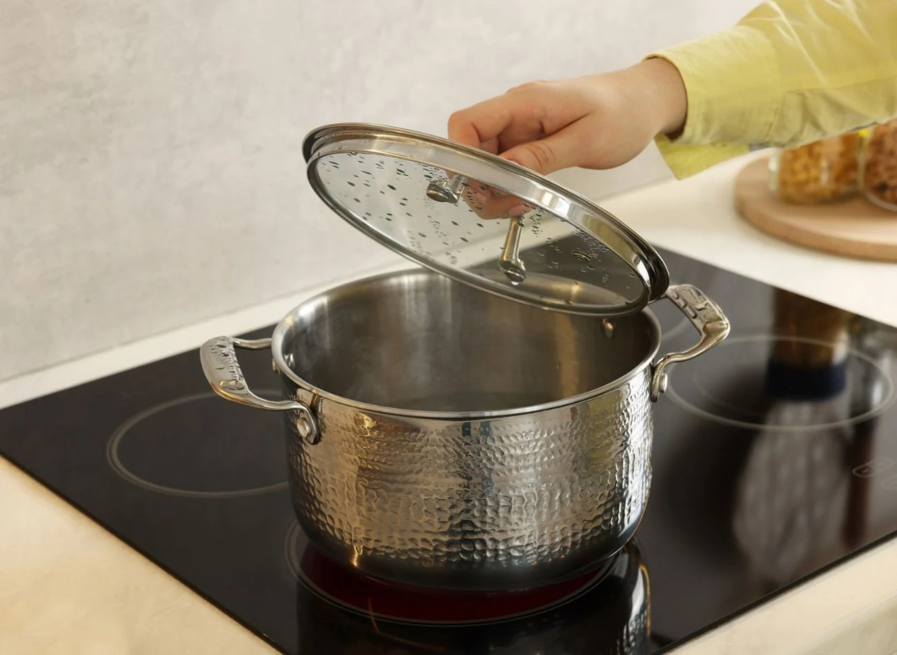 Nie każdy garnek nadaje się do gotowania na kuchence indukcyjnej.