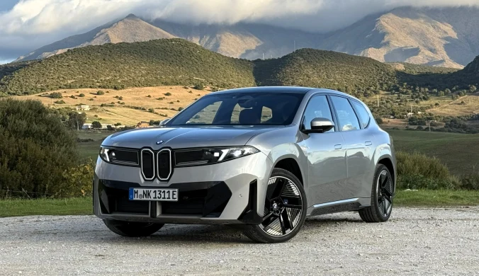 BMW iX3 przejedzie na jednym ładowaniu więcej niż obiecuje producent. Zużycie nawet blisko 16 kWh/100 km.
