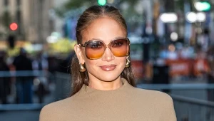 Gwiazdy kochają te spodnie. Optycznie wydłużają nogi, wyglądają nowocześnie i "drogo"