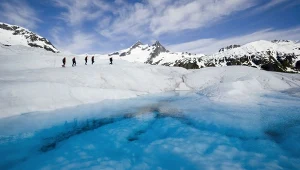 Magiczne jaskinie zmieniają się każdego dnia. Cud natury na lodowcu