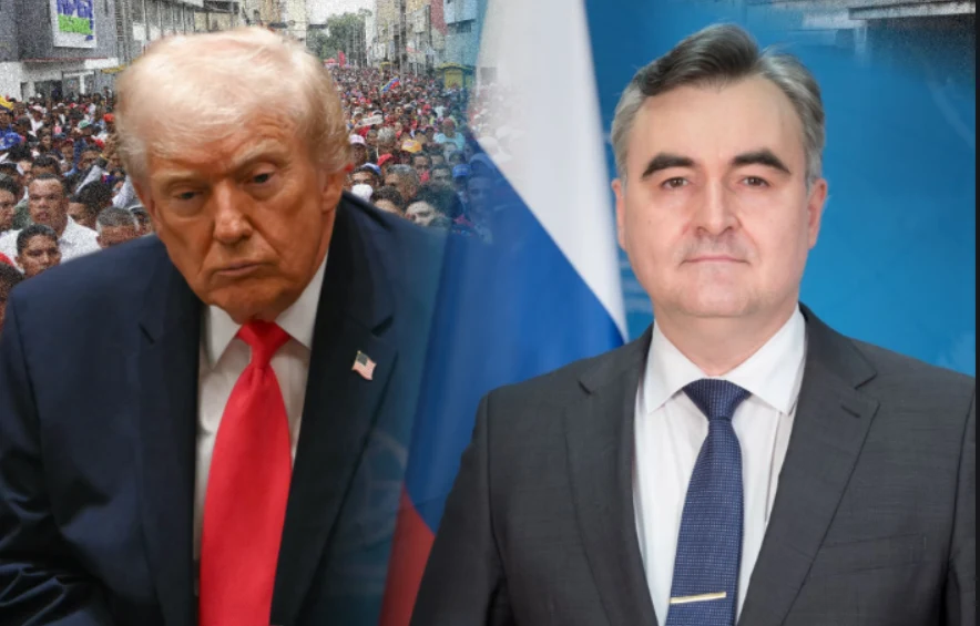 Zdecydowane słowa rosyjskiego ambasadora w Wenezueli. Przestrzegł Trumpa Dwóch mężczyzn w garniturach, na tle tłumu oraz niebieskiego tła z flagą. Po lewej stronie starszy mężczyzna z jasnymi włosami i czerwonym krawatem, po prawej stronie mężczyzna z siwymi włosami, w granatowym garniturze i zapiętym krawatem.