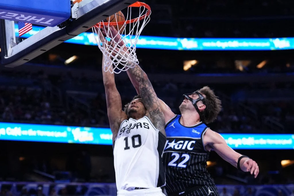 Jeremy Sochan ma za sobą kolejny mecz w NBA Jeremy Sochan ma za sobą kolejny mecz w NBA