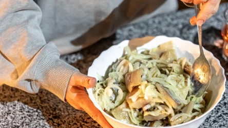 "Śledzie proboszcza" to hit świątecznego stołu. Jak je przygotować?