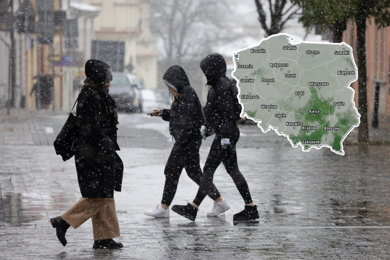 Czwartek będzie pochmurny, mglisty i w wielu miejscach mokry. Na poprawę pogody nie ma większych szans Ludzie przechodzący przez ulicę w czasie padającego śniegu, ubrani w ciepłe kurtki i kaptury. W prawym górnym rogu widoczna nakładka mapy z prognozą opadów w Polsce.