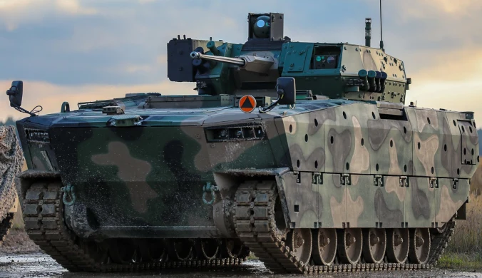 Nowoczesne wozy bojowe trafiają w ręce żołnierzy. To polska konstrukcja