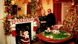 Powrót świątecznego "kiczu". Dlaczego wszyscy znów pragną magii lat 90.?