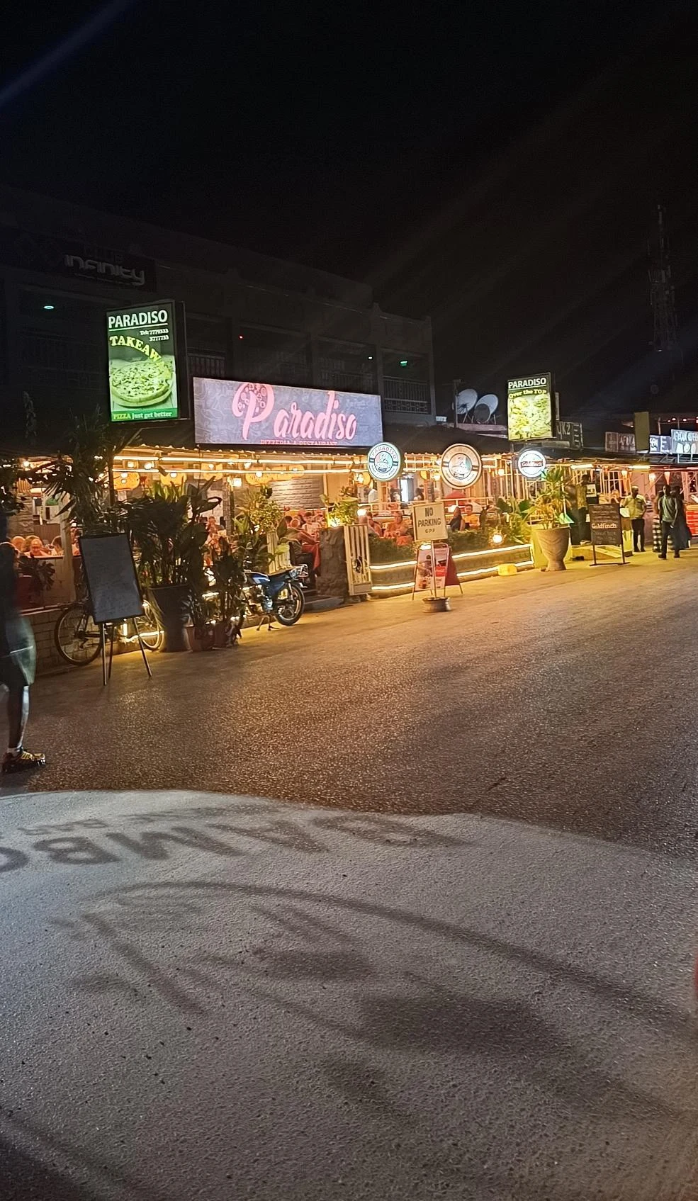 Senegambia, w tamtejszych restauracjach można spotkać pary