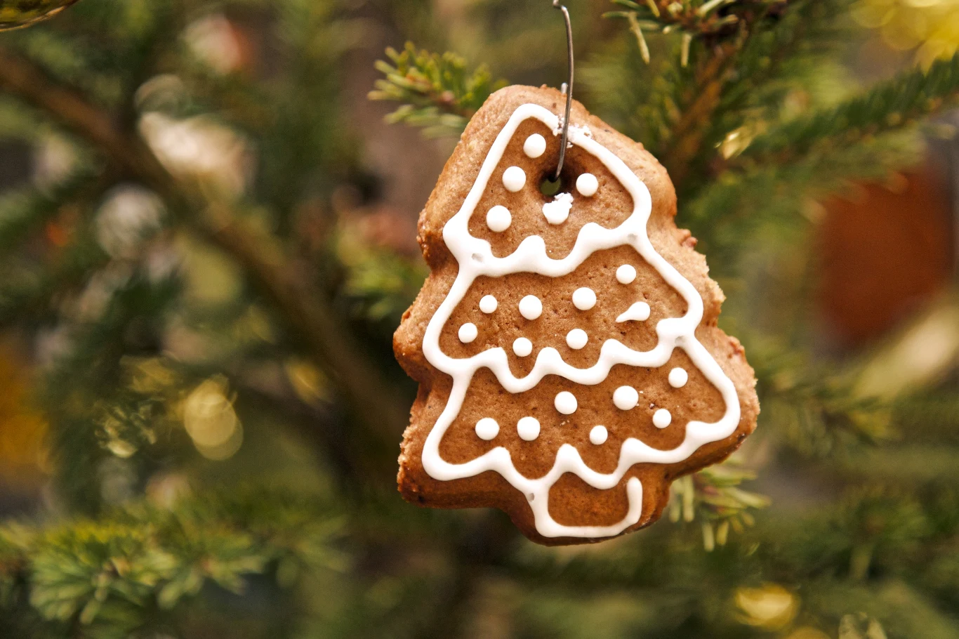 Zgodnie z tradycją na choince powinny znaleźć się pierniczki 