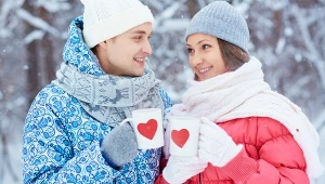 Horoskop miłosny na grudzień 2025. Te znaki zodiaku powitają nowy rok we dwoje