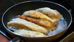 Masło klarowane czy oliwa? Najlepszy tłuszcz do smażenia ryb 