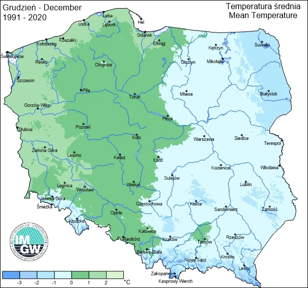 Kolorowa mapa średniej temperatury grudnia na terenie Polski w latach 1991-2020, z podziałem na regiony cieplejsze na zachodzie i chłodniejsze na wschodzie oznaczone odpowiednio odcieniami zieleni i błękitu. Na mapie widoczne są główne miasta i granice...