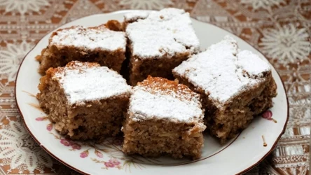 Pachnący cynamonem placek to idealny podwieczorek do popołudniowej kawy