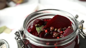 Tak uratujesz zakwas, który zrobił się zbyt gęsty