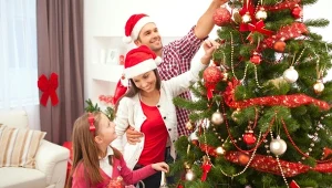 Jaka choinka na święta 2025 - świerk, sosna czy sztuczna? Przegląd promocji
