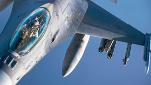 Ukraiński myśliwiec F-16 z nową bronią, która zaskoczyła Rosję