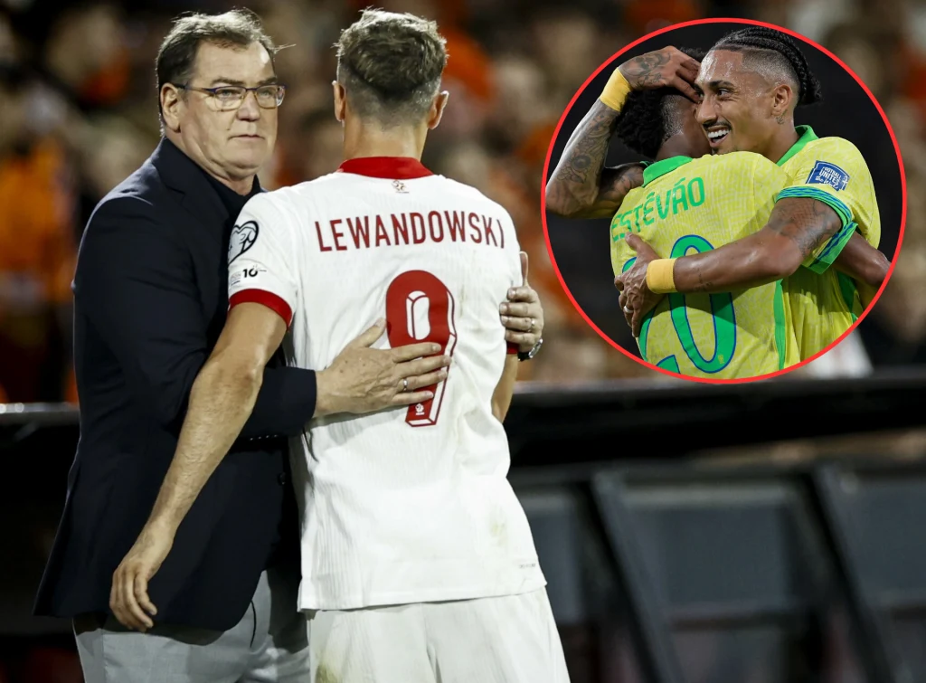 Trener obejmuje piłkarza w białym stroju z numerem 9 i napisem Lewandowski podczas meczu piłkarskiego. W okrągłym wstawieniu widocznych jest dwóch piłkarzy drużyny w żółtych koszulkach świętujących wspólnie zdobycie bramki.