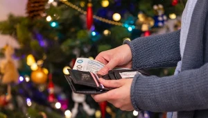 Polacy szykują się na świąteczne wydatki. Tyle wyniosą w tym roku