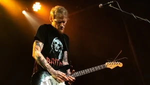 Dawid Karpiuk (Dziwna Wiosna) na koncercie w Krakowie