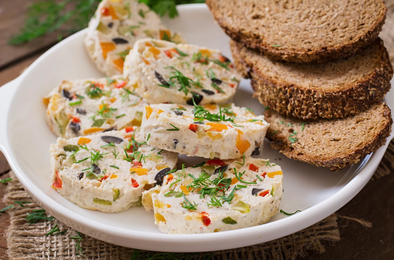 Pieczeń drobiowa z warzywami na kanapki sprawdzi się idealnie Pieczeń drobiowa z warzywami na kanapki sprawdzi się idealnie