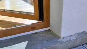 Rozsyp pod drzwiami wejściowymi, a myszy będą się trzymać z daleka.