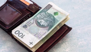 Spory bonus za 20 przepracowanych lat. Komu wypłacają nagrodę jubileuszową?