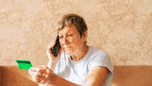 Jak nie paść ofiarą oszustwa podczas świątecznych zakupów online?