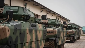 Dostawa nowych Borsuków. Najlepsze wozy naszej armii blisko granicy z Rosją