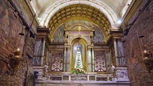 Wnętrze świętego domku we włoskim Lorento