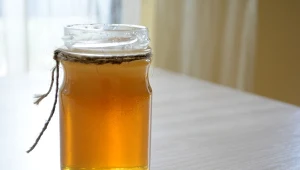 Jeśli chcesz zachować właściwości miodu, zadbaj o jego prawidłowe przechowywanie.