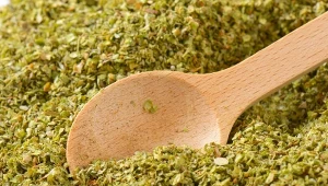 To zioło najczęściej dodajemy do zup i marynat. Łagodzi bóle głowy, wspiera odporność i zdrowie serca.