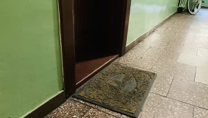 Kładziesz pod drzwiami i blokujesz dobrobyt. Ten błąd popełnia wielu