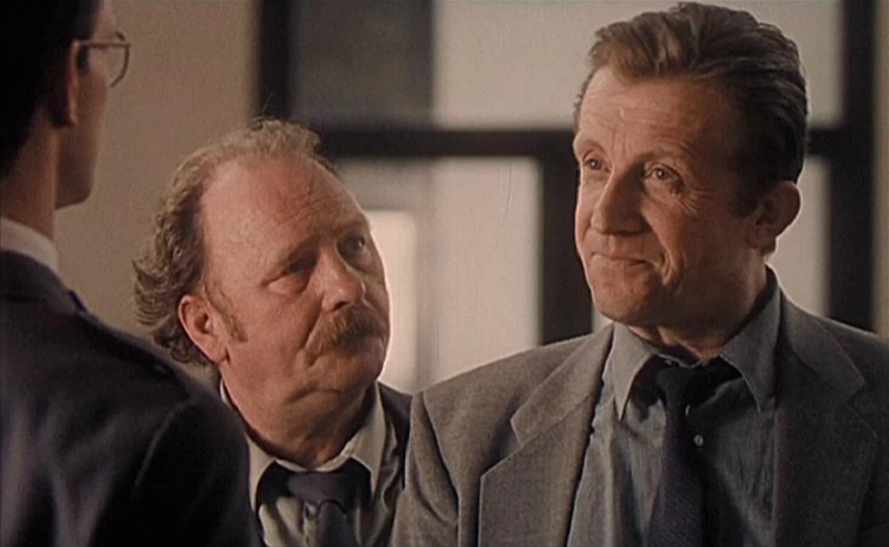 Ryszard Fischbach i Edward Linde-Lubaszenko w filmie "Psy" (1992)