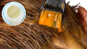 Przed farbowaniem włosów zrób to. Unikniesz uciążliwego problemu