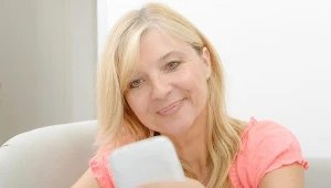 Działa jak subtelny lifting. Zrób to raz w tygodniu i zobacz różnicę