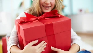 Złoty zegarek czy ciepły koc? Wybór zdradzi, co się czeka tuż po Wigilii 