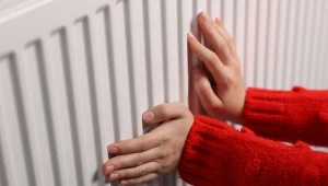 Dlaczego kaloryfer jest zimny na dole?