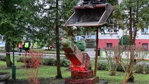 Zburzyli sowiecki pomnik. "Nie przynieśli Polsce wolności"