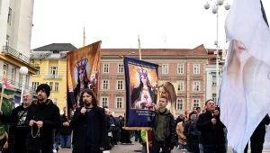 Promują patriarchat, modlą się na ulicach. Wielki spór w bałkańskim kraju