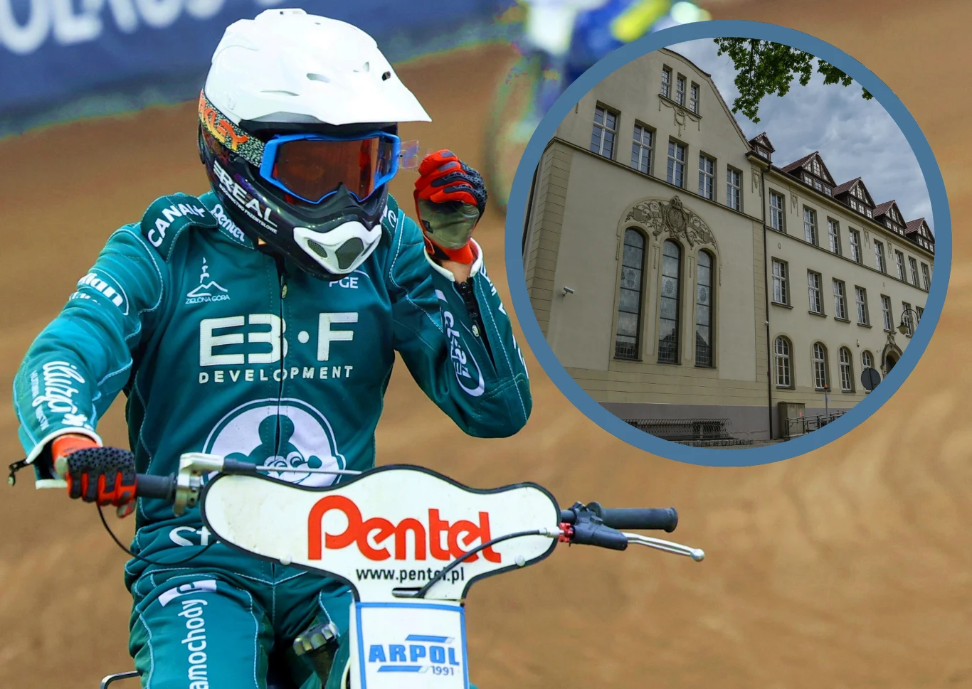 Karol Dąbrowski nową twarzą w Falubazie. Dyrektor z UZ ma wnieść do klubu technologiczne know-how. To ma przynieść poprawę wyników sportowych Zawodnik żużlowy w pełnym stroju ochronnym oraz kasku, jadący motocyklem po torze, wmontowane koło z fotografią budynku o zabytkowej architekturze.