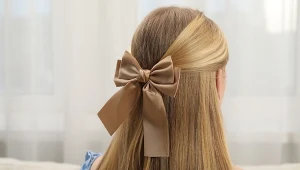 Domowe triki na fryzurę świąteczną jak z profesjonalnego salonu