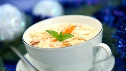 Zupa, która może być podawana na wieczerzy jako deser. Zachwyca swoją lekkością oraz smakiem